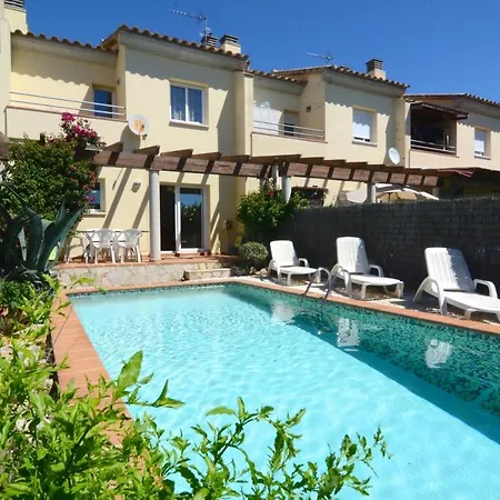Fluvia 32 A Villa